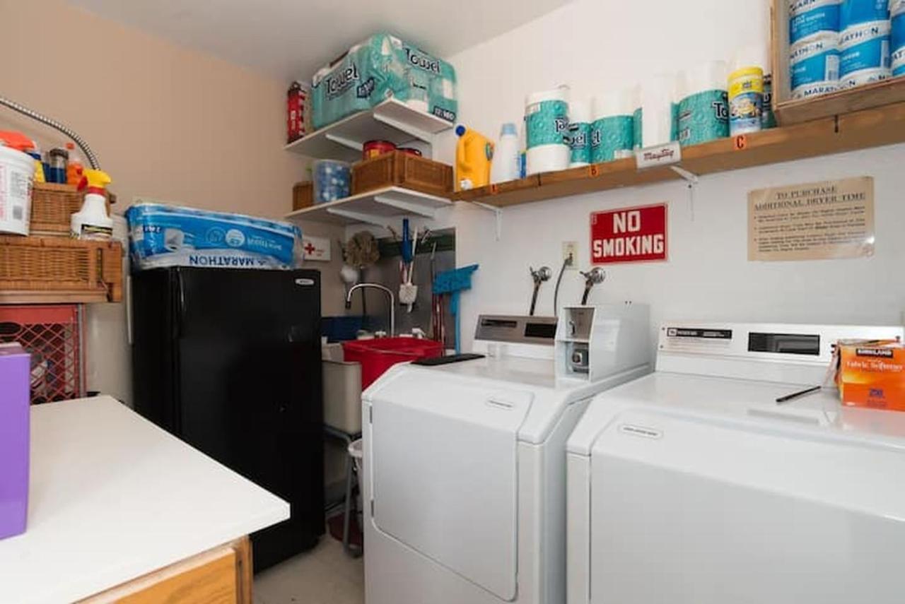 Unique, Convenient, Centrally Located Apartment Kent Eksteriør bilde